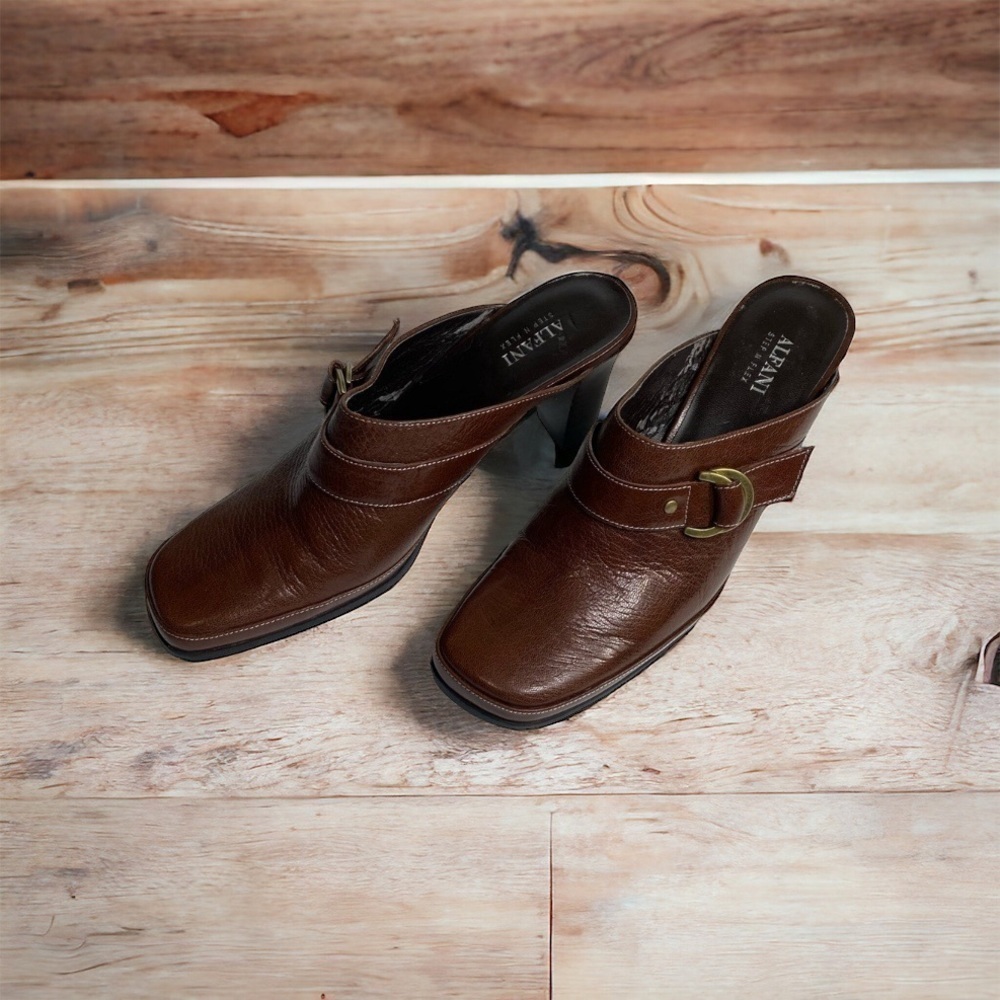 𝅺ALFANI Step N Flex Brown Leather Slip On Mule With Side Detail Size 7.5